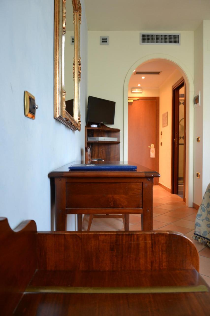 Villa Luigi Hotel & Restaurant Nuova Gestione Villa Rosa Di Martinsicuro Εξωτερικό φωτογραφία