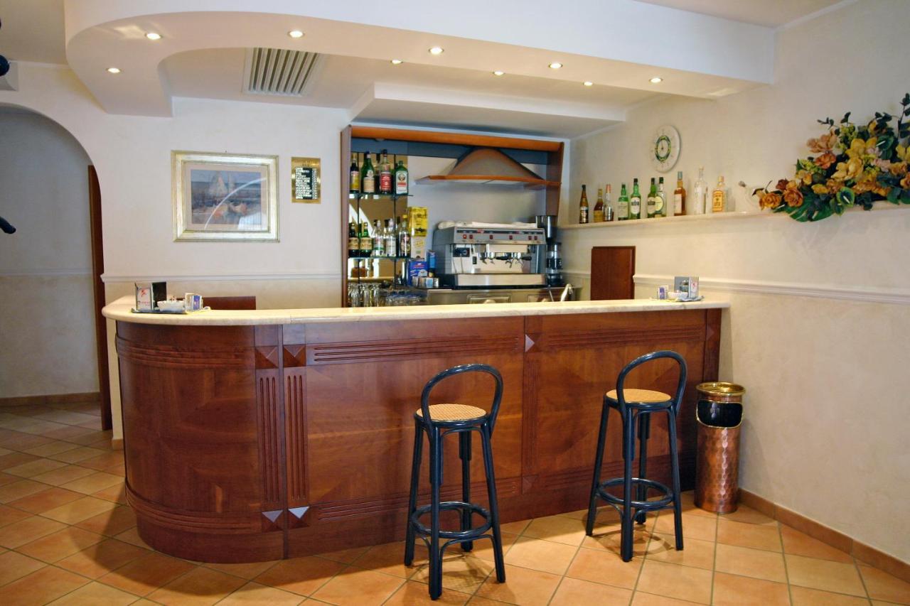 Villa Luigi Hotel & Restaurant Nuova Gestione Villa Rosa Di Martinsicuro Εξωτερικό φωτογραφία